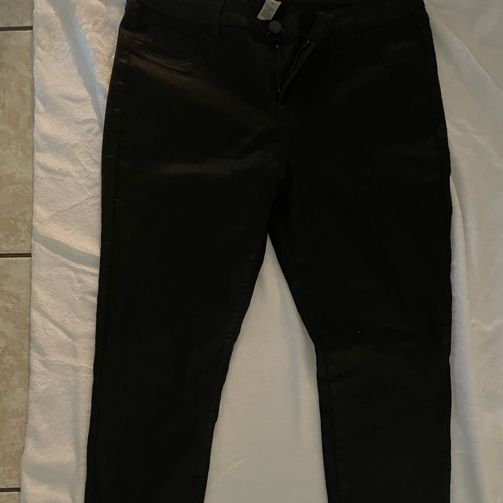 Glossy black jeggings